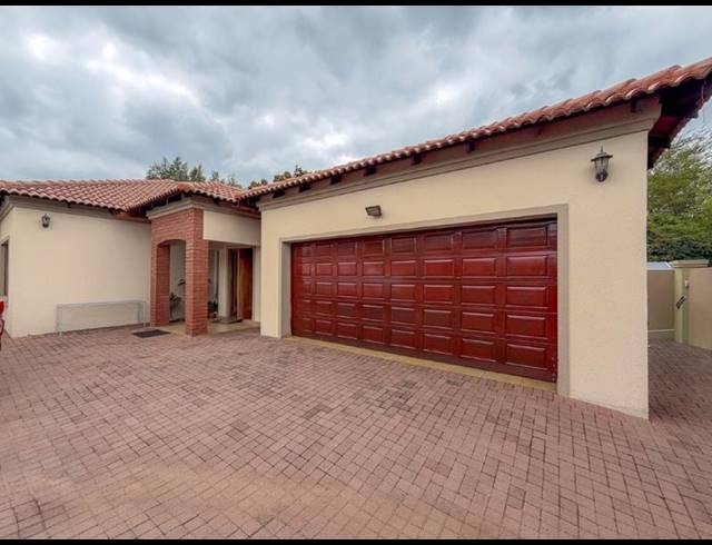 4 BEDROOM HOUSE FOR SALE IN MIDFIELD ESTATE